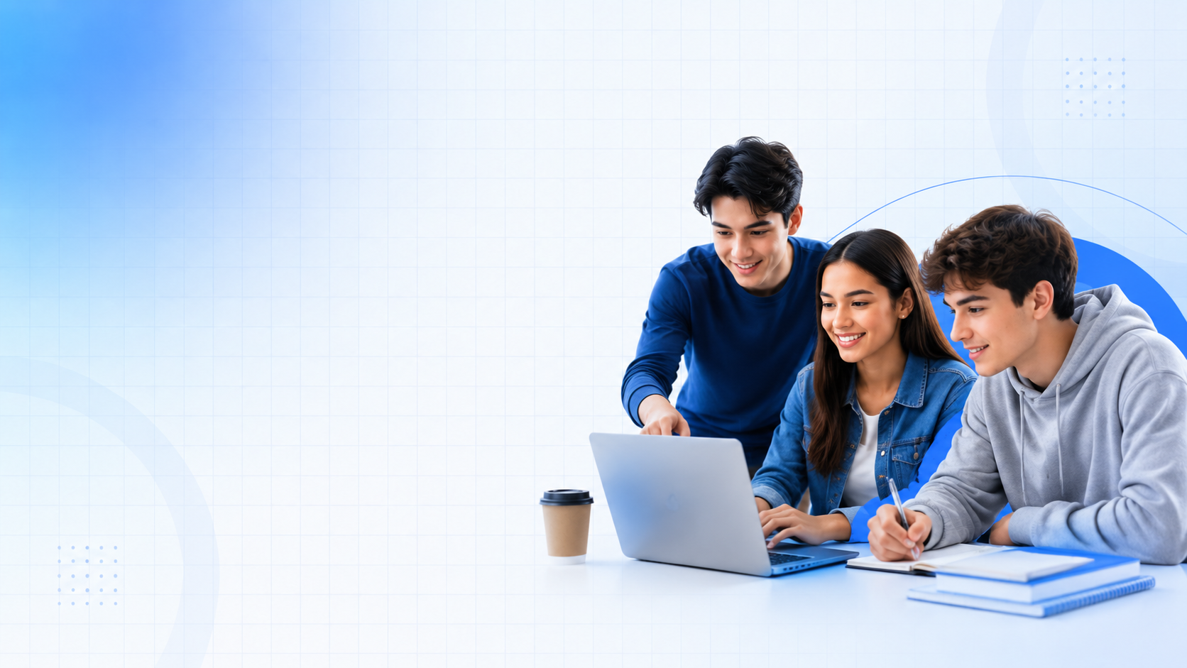 Estudiantes trabajando juntos en una computadora